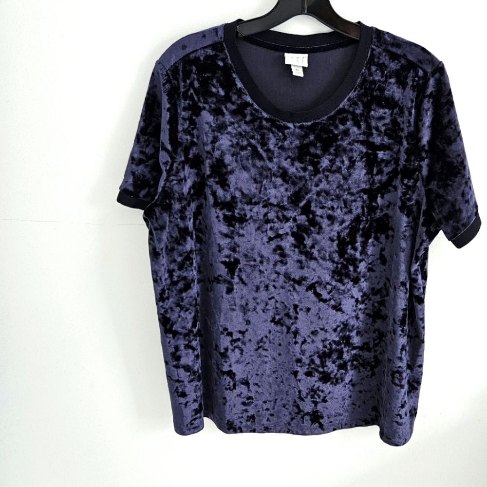 A New Day Navy Blue Crushed Velvet top Short Sleeve - Picture 2 of 6